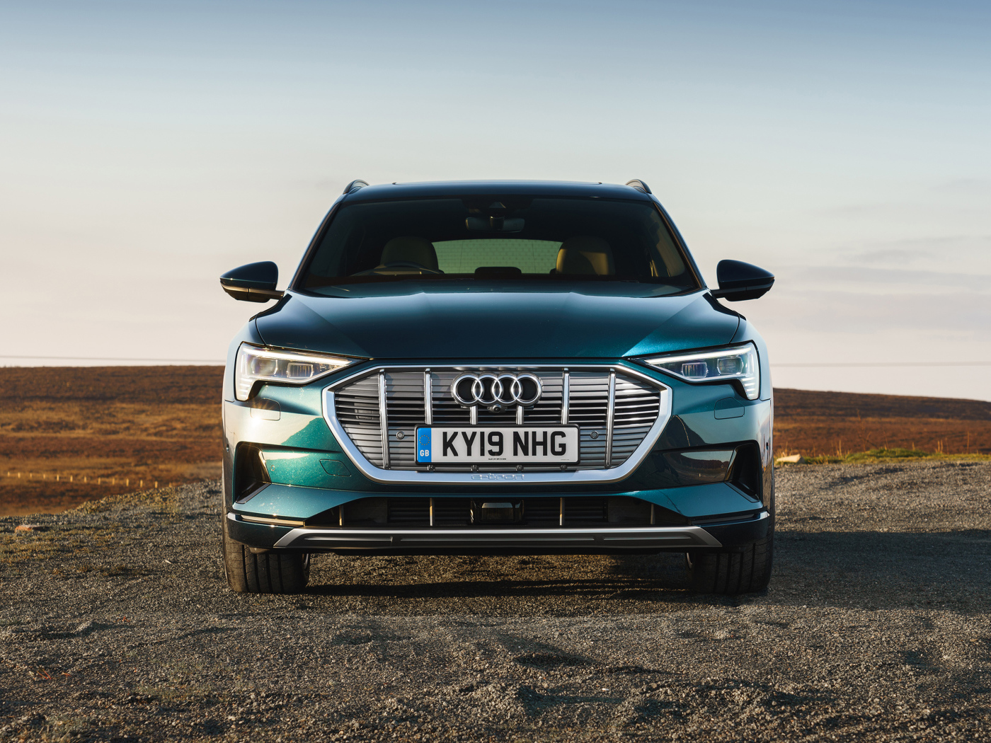 Стильный автомобиль Audi E-Tron 55 Quattro 2019 года 
