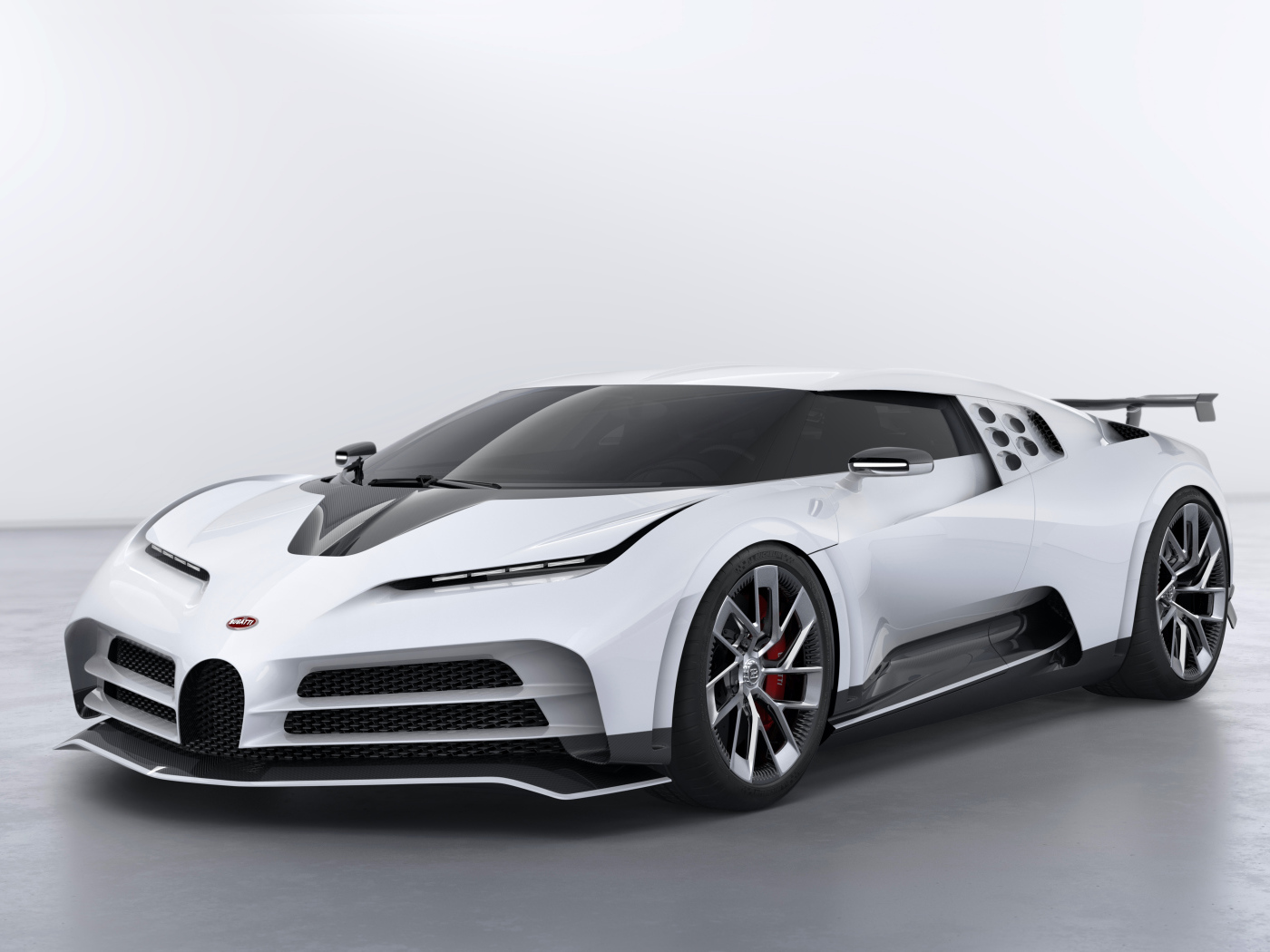 Спортивный автомобиль Bugatti Centodieci 2019 года