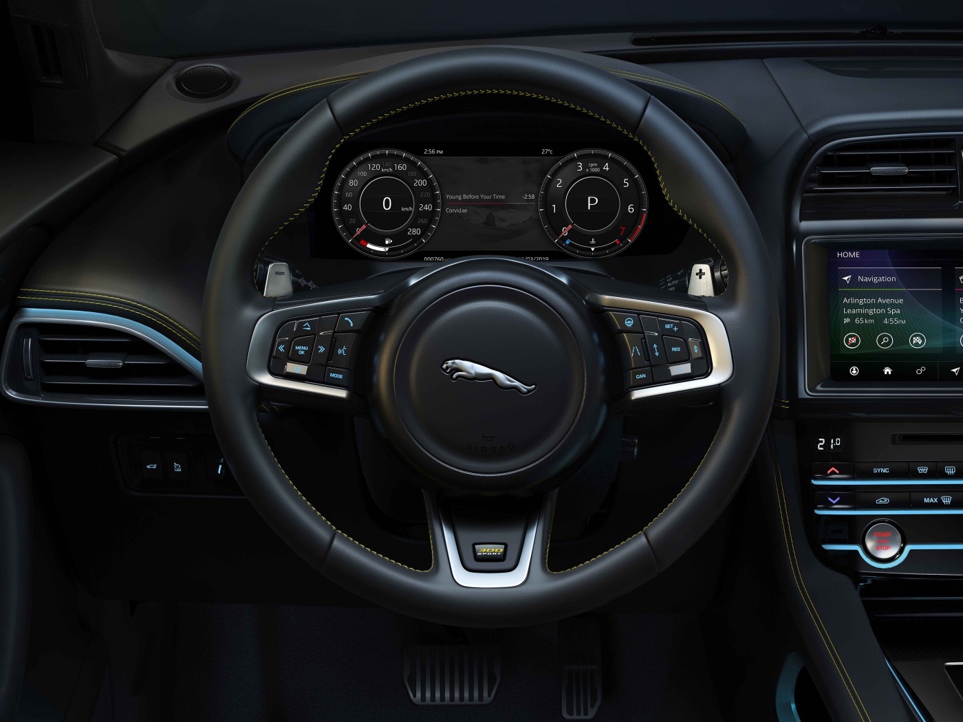 Кожаный руль автомобиля Jaguar F-Pace 300 Sport 2019 года