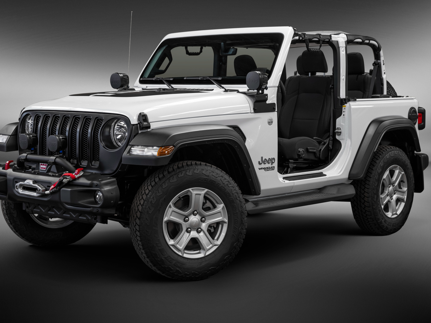 Автомобиль Jeep Wrangler Sport 2019 года