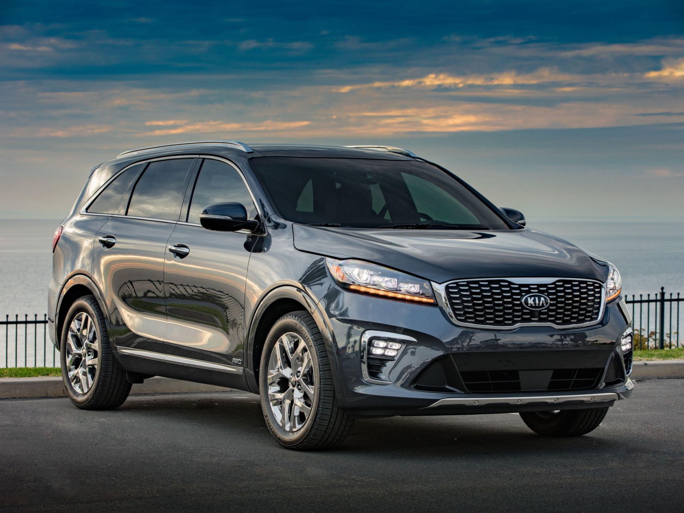 Стильный внедорожник Kia Sorento SXL 2018 года