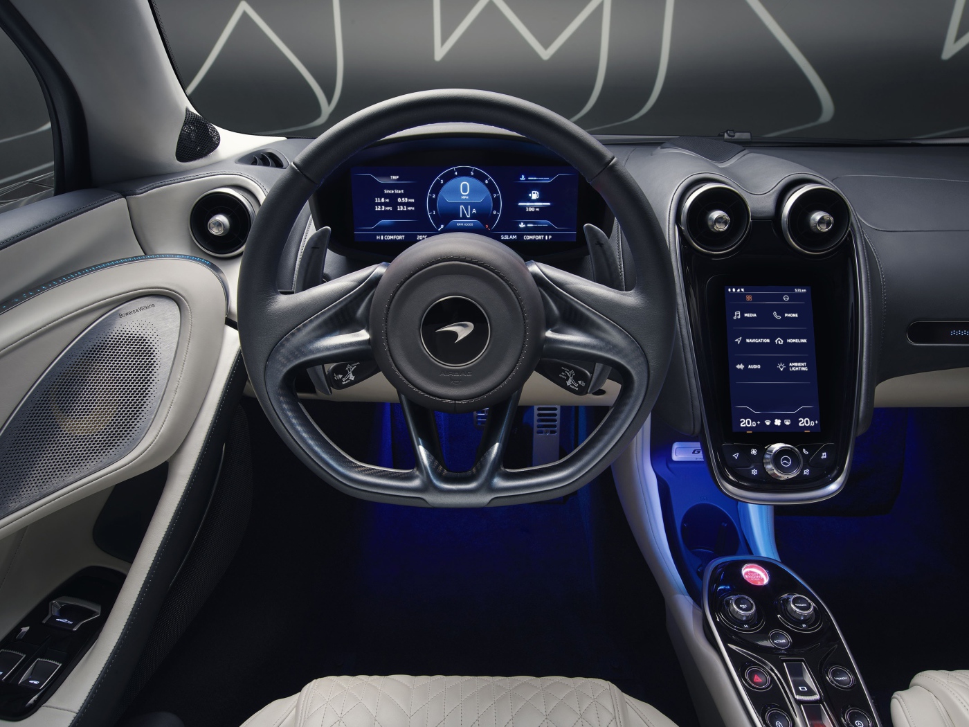 Салон автомобиля McLaren GT By MSO 2019 года 