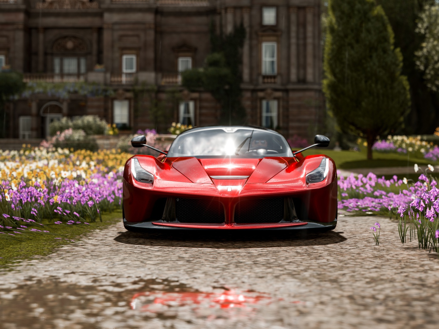 Дорогой красный автомобиль Forza Horizon вид спереди