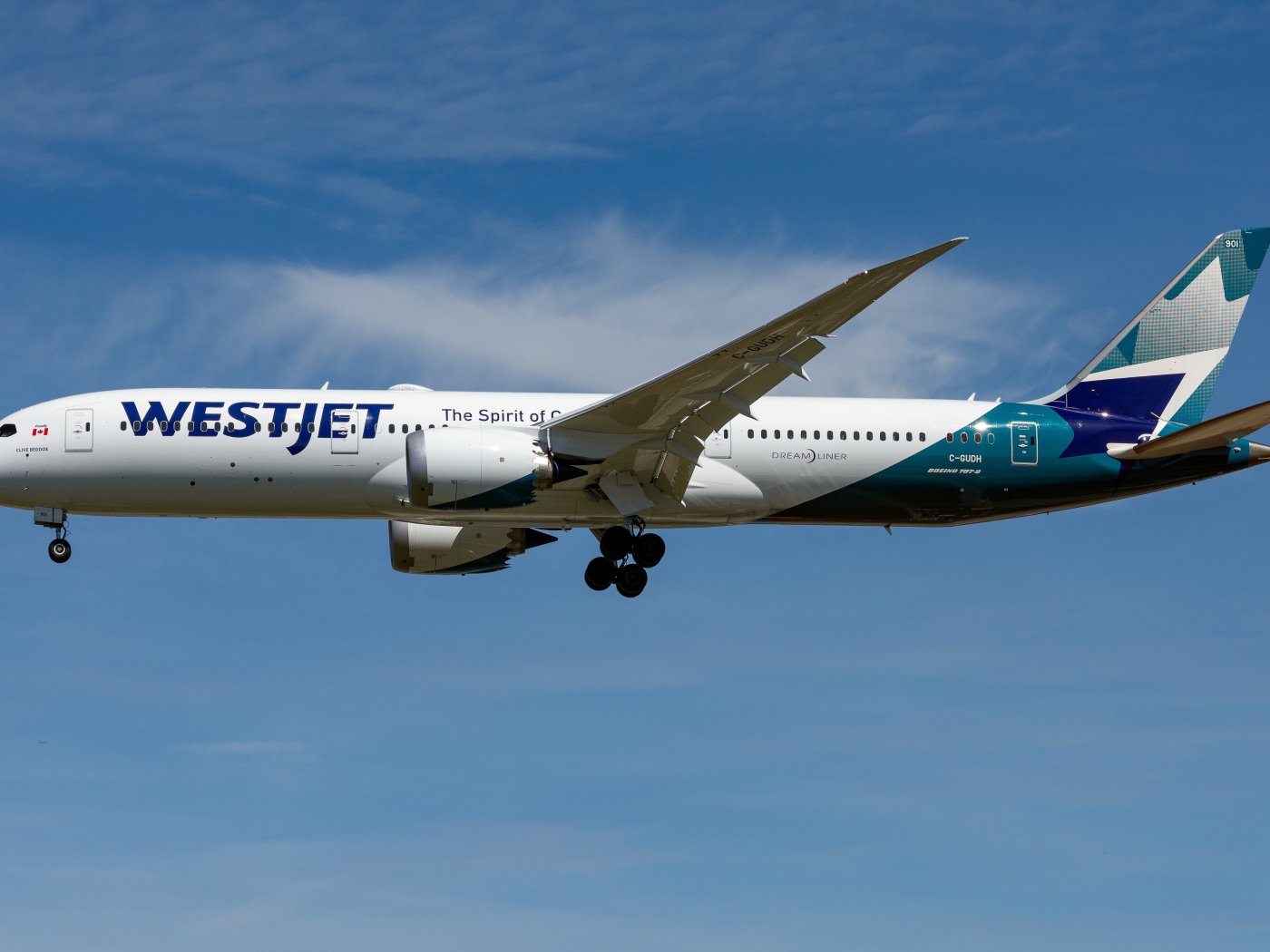 Пассажирский самолет Boeing 787-9 авиакомпании WestJet