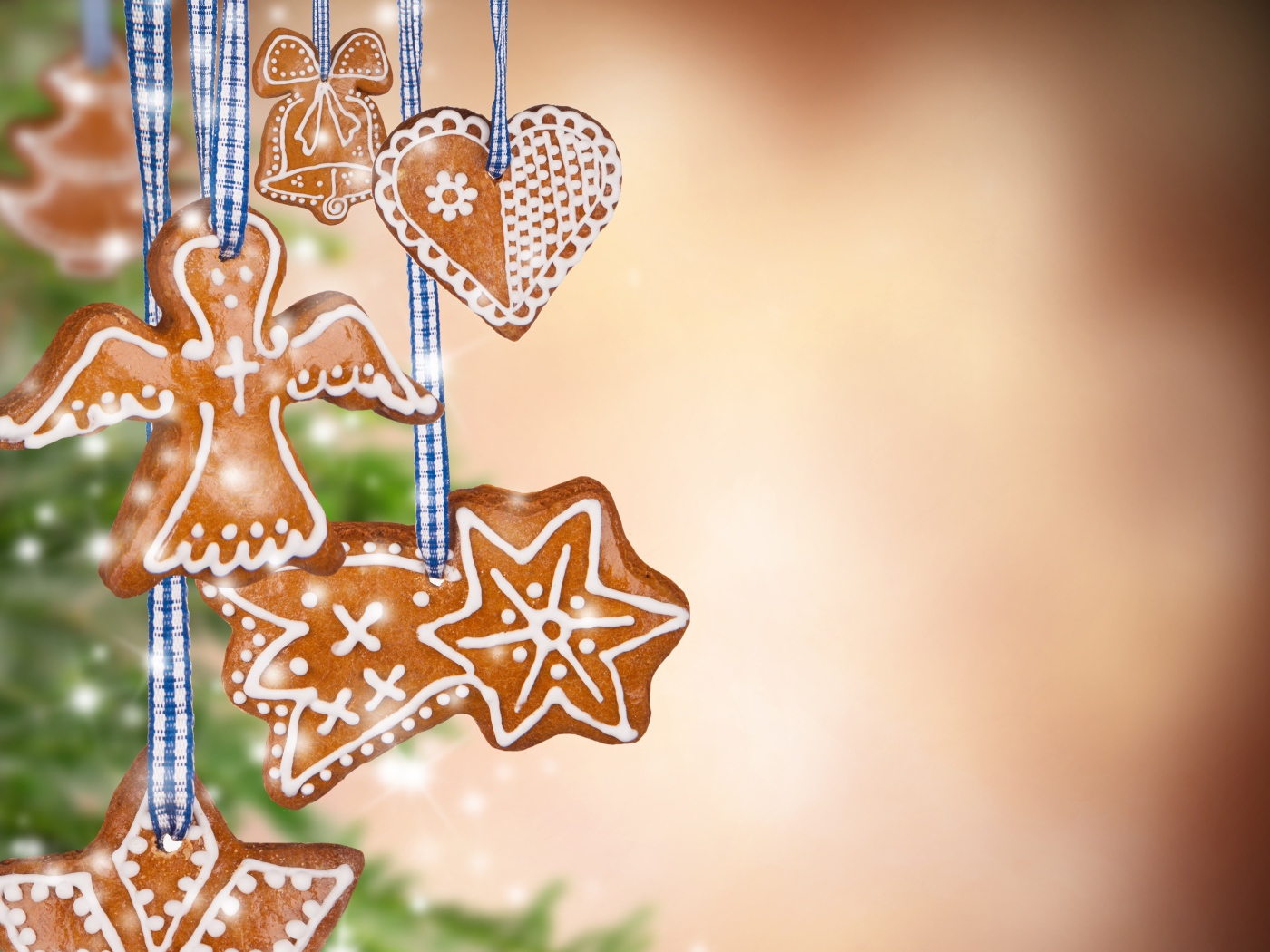 Праздничное печенье на веревках на Рождество 