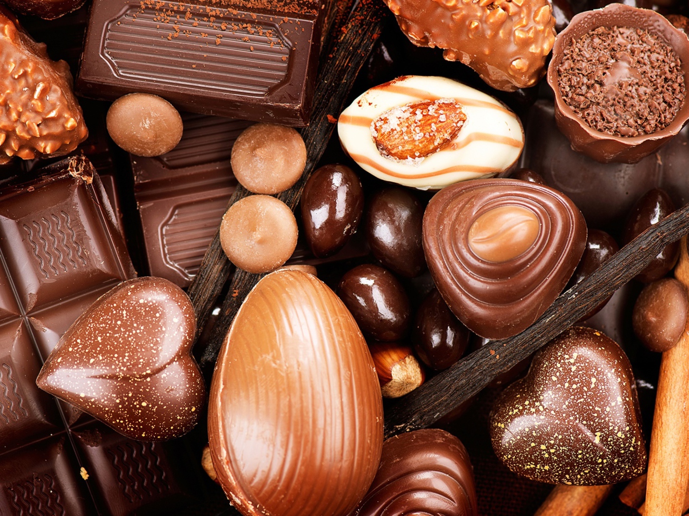 Аппетитные шоколадные сладости крупным планом