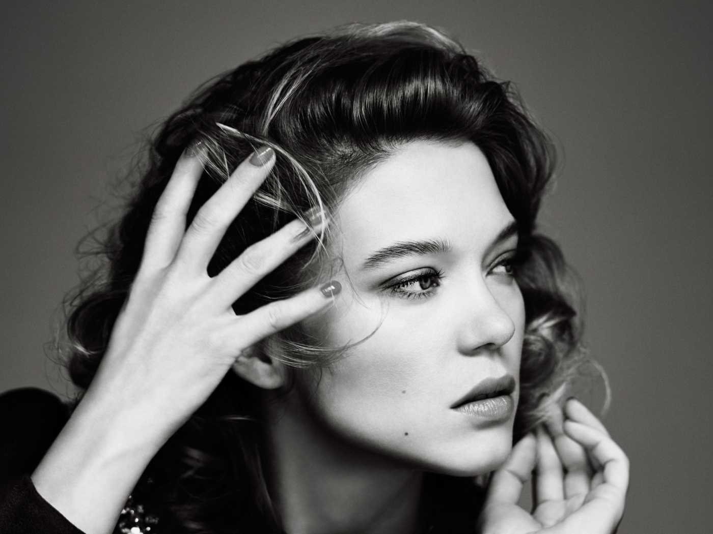 Французская актриса Леа Сейду  черно белое фото