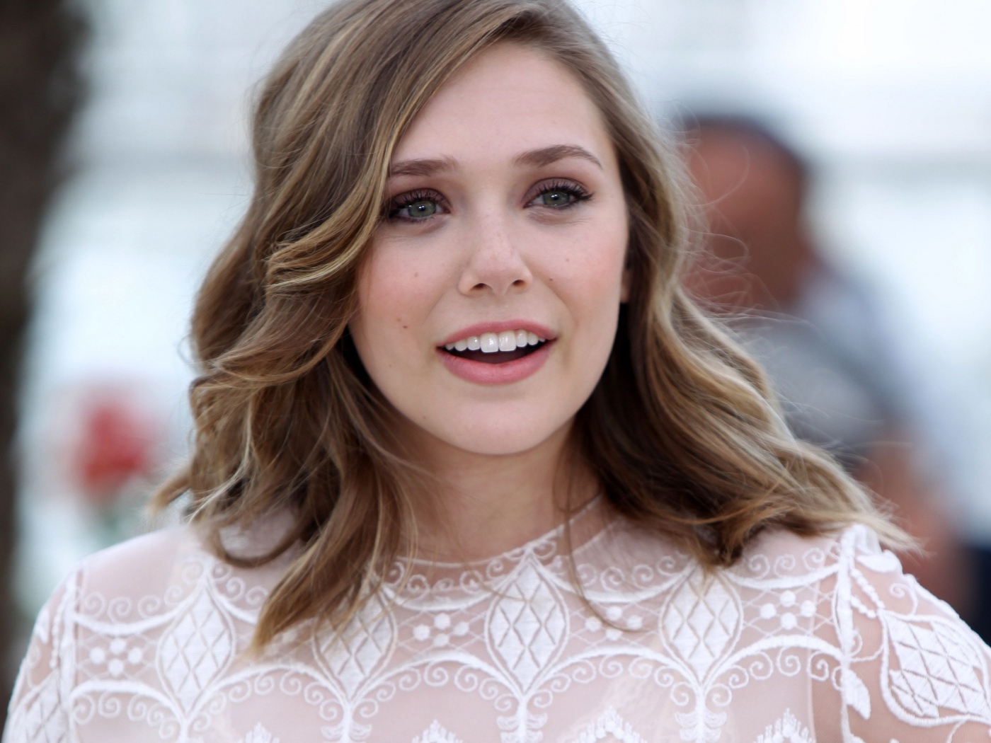 Популярная молодая актриса Элизабет Олсен