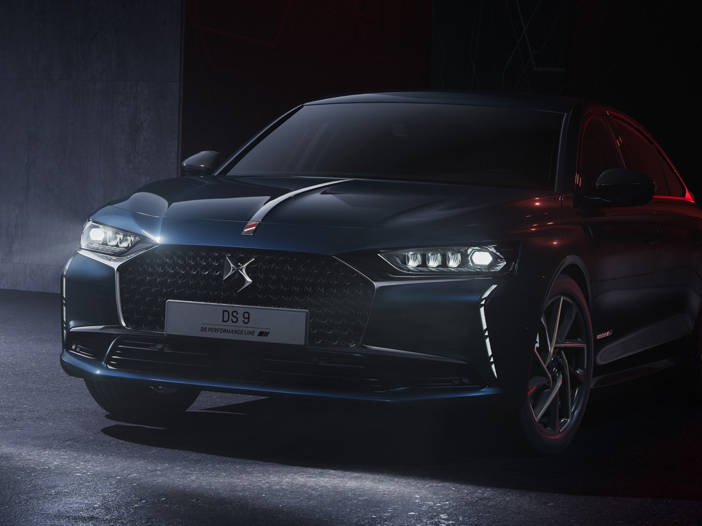 Автомобиль DS 9 Performance Line 2020 года