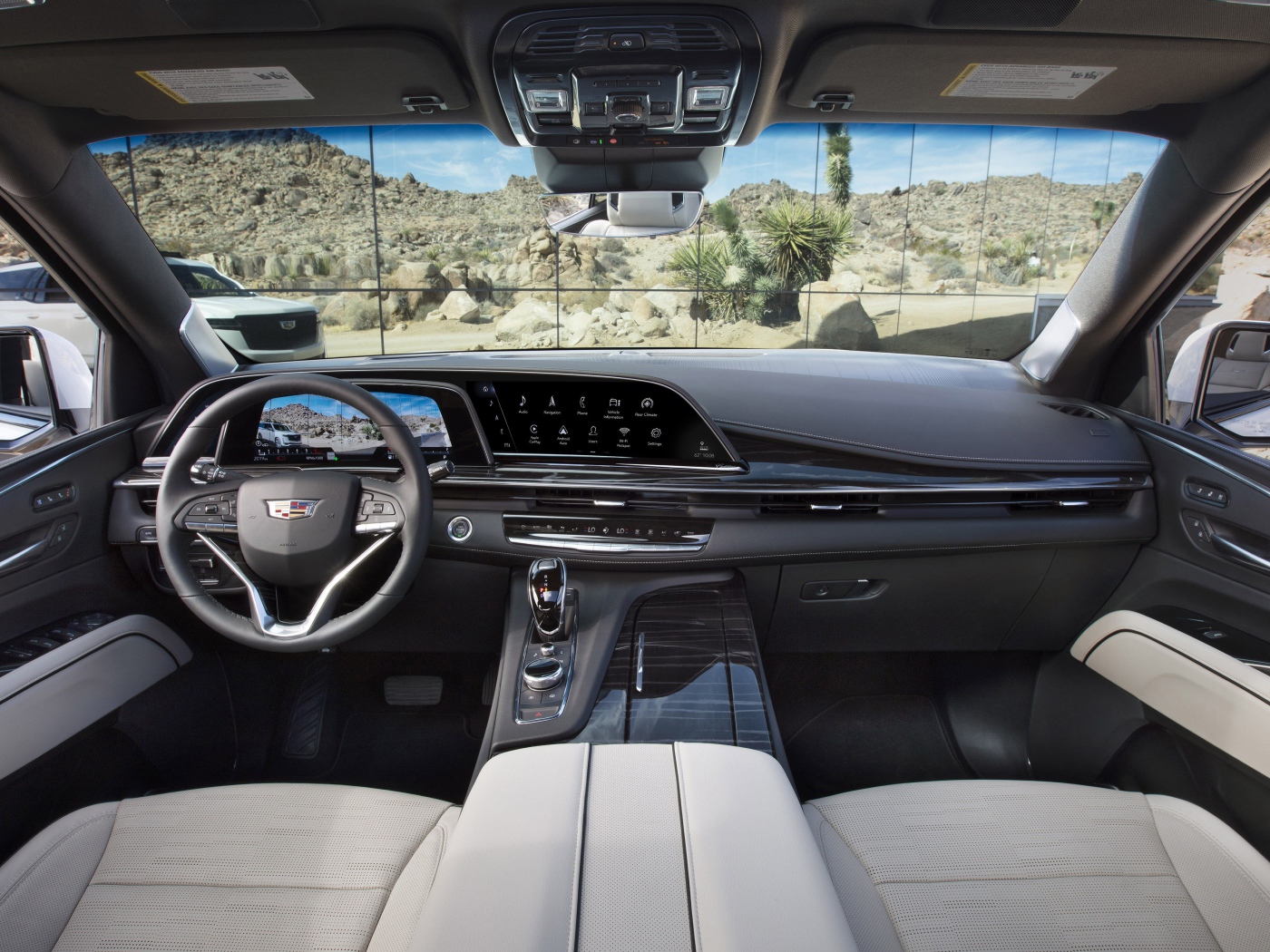 Салон автомобиля Cadillac Escalade Platinum Sport, 2021 года