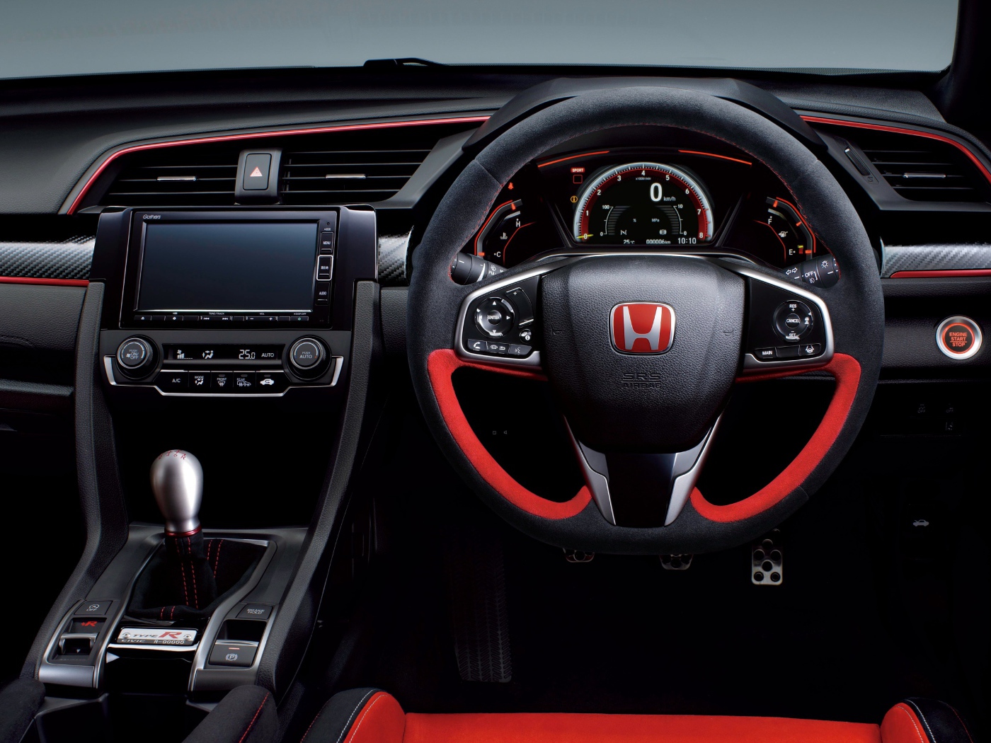 Салон автомобиля Honda Civic Type R 2020 года 