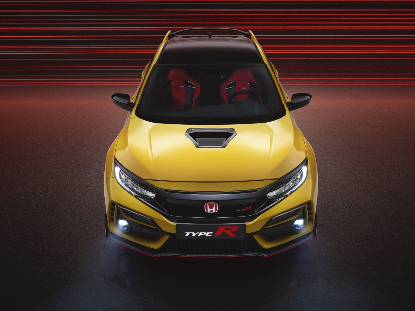 Желтый автомобиль Honda Civic Type R Limited Edition 2020 года вид сверху