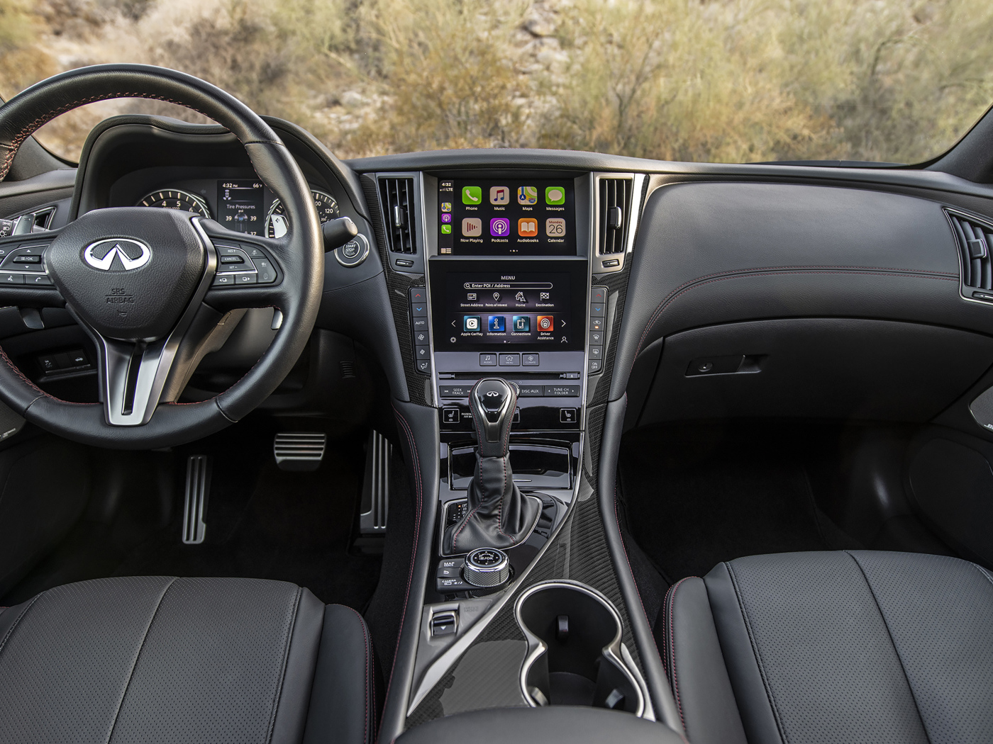 Черный кожаный салон автомобиля Infiniti Q60 Red Sport 400 AWD, 2021 года