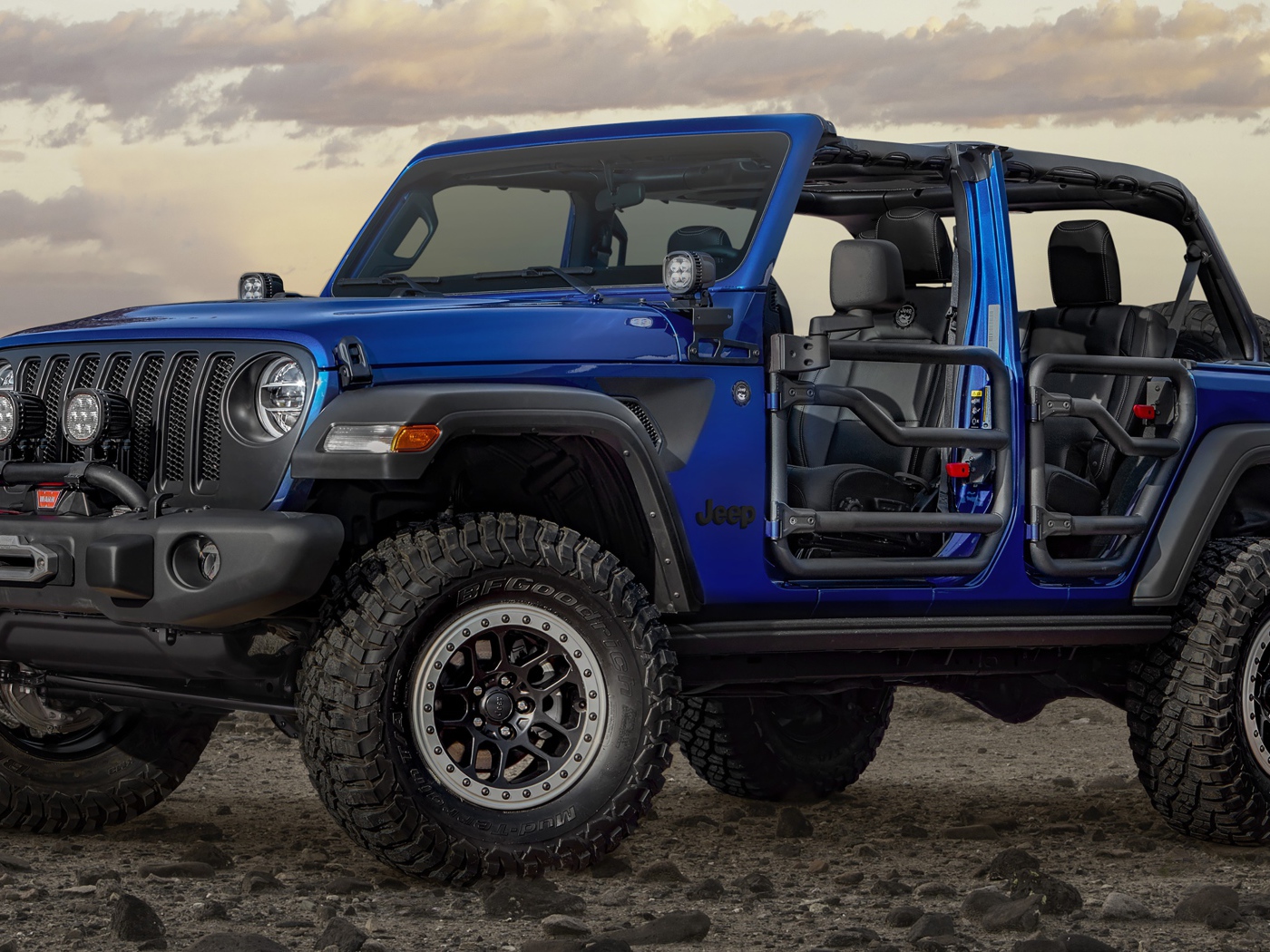 Синий  Jeep Wrangler Unlimited, 2020 года 