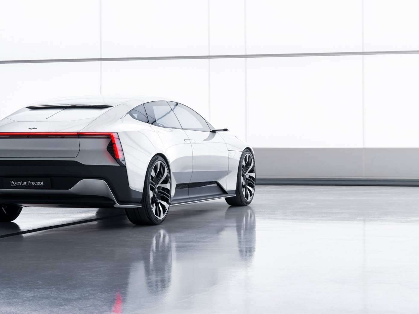 Автомобиль Polestar Precept 2020 года вид сзади