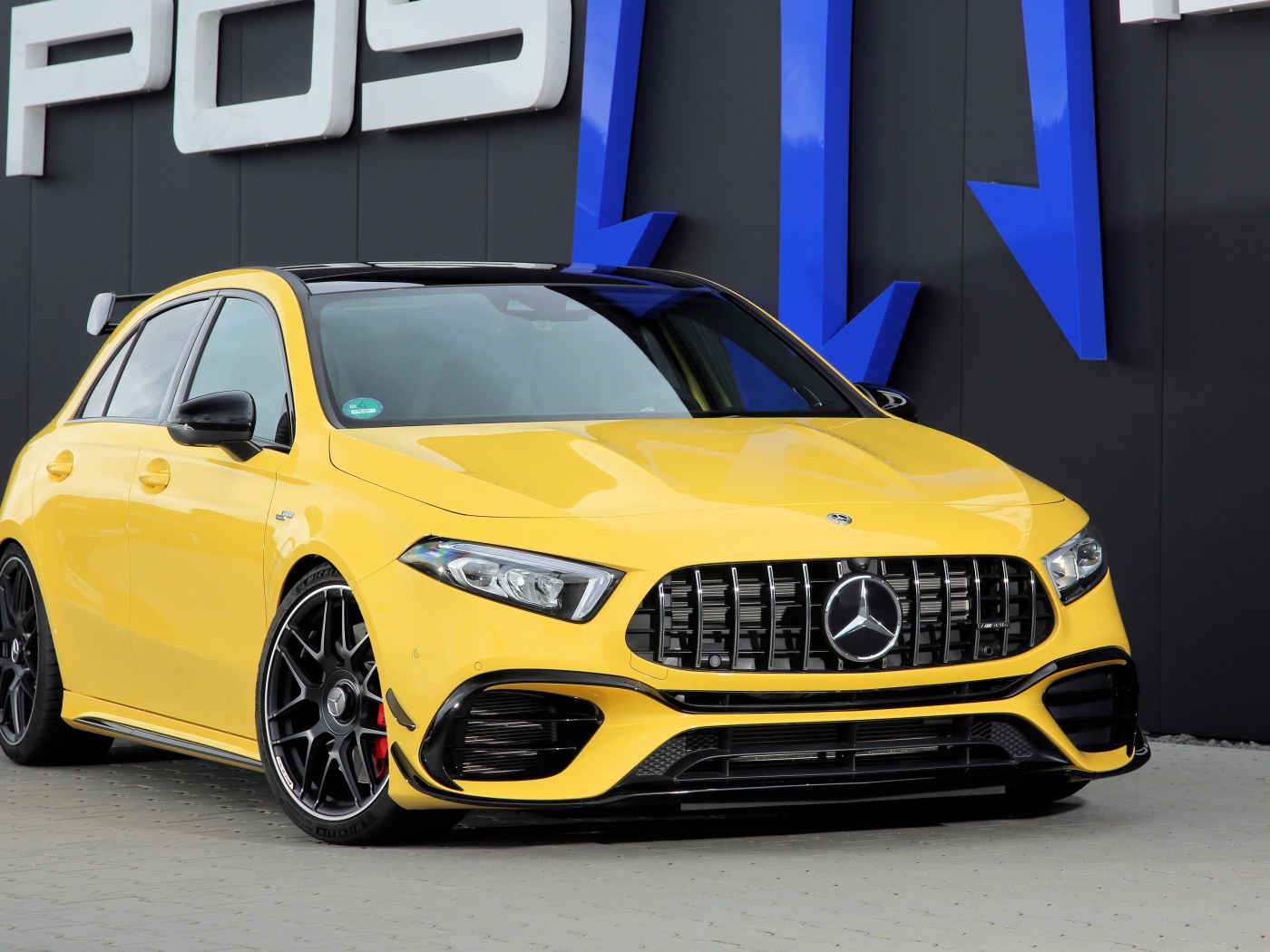 Желтый автомобиль мерседес Posaidon A 45 RS 525, 2020 года 