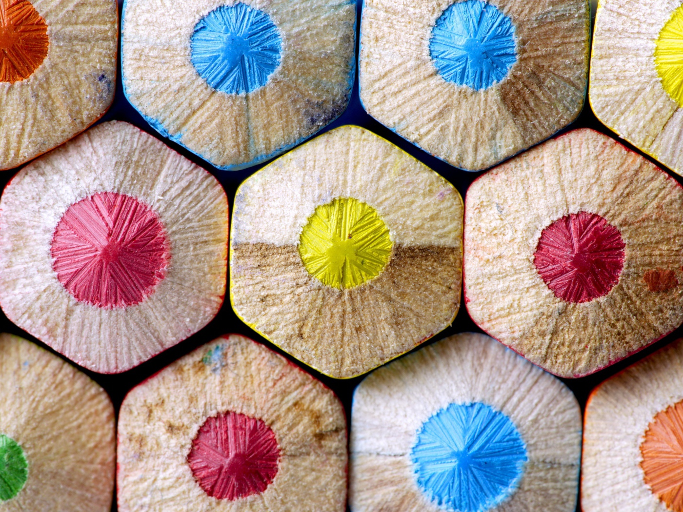 Разноцветные карандаши крупным планом