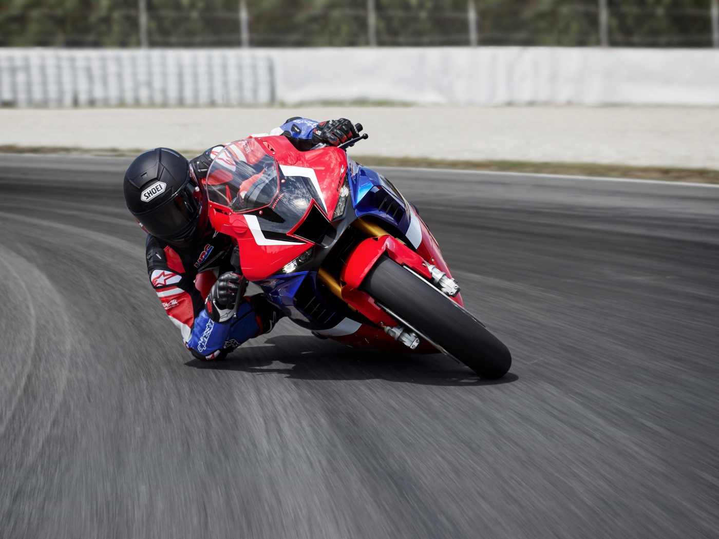 Мотоцикл Honda CBR1000RR-R Fireblade SP 2020 на кроссе