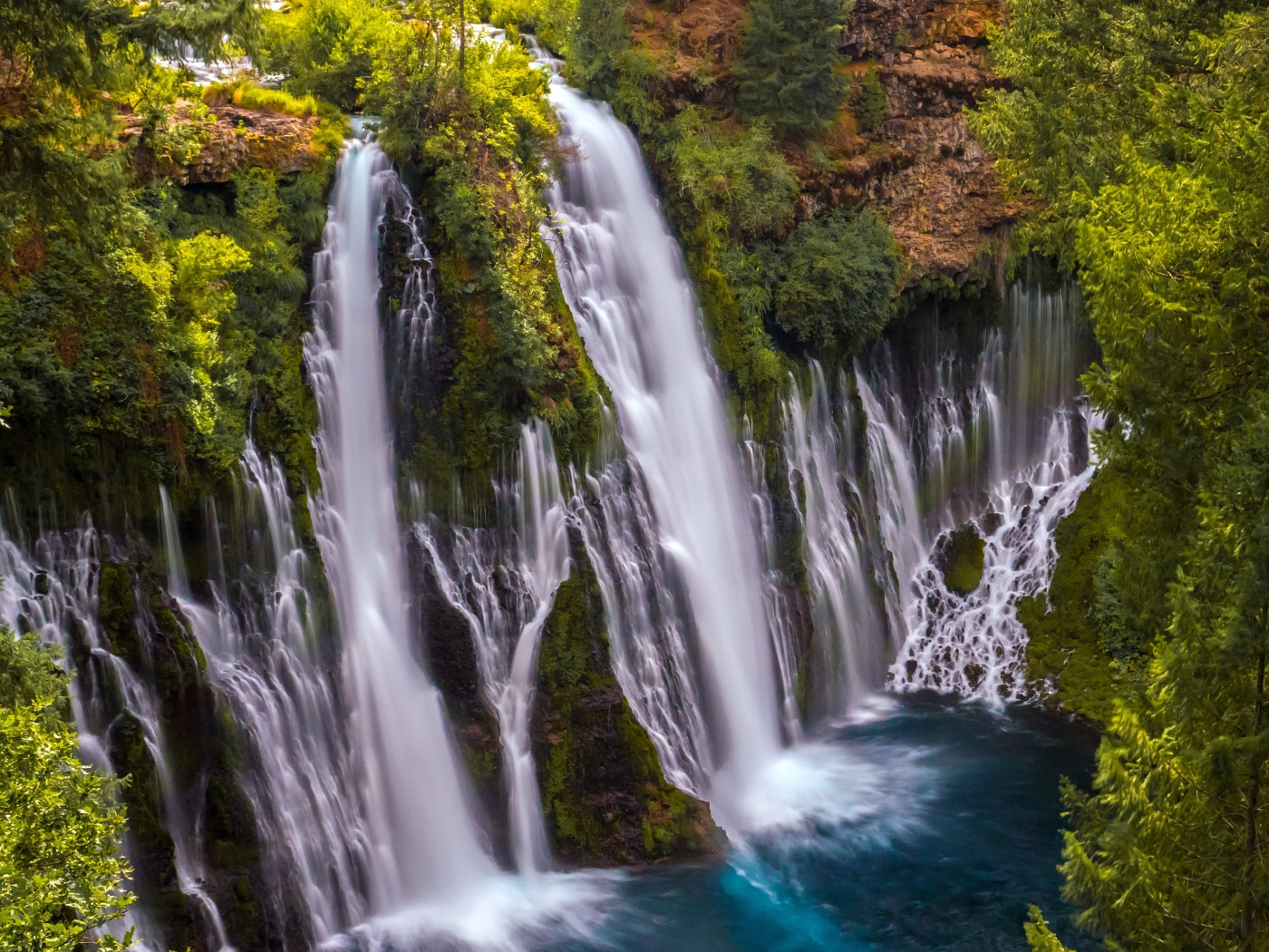 Стремительный водопад. Водопад. Обои водопад. Водопад в лесу. Водопады Калифорнии.