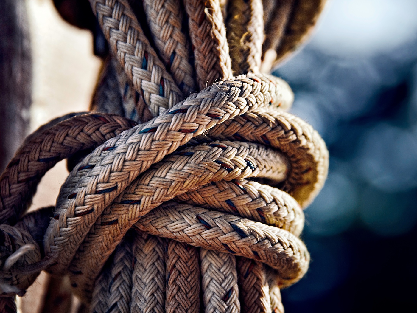 Большой морской узел из каната 