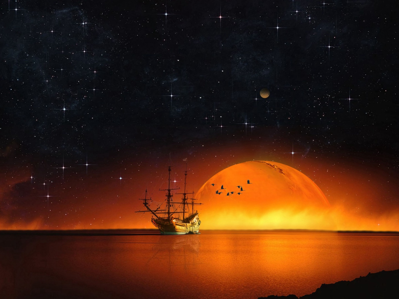 Старый корабль в море с большой оранжевой луной ночью 