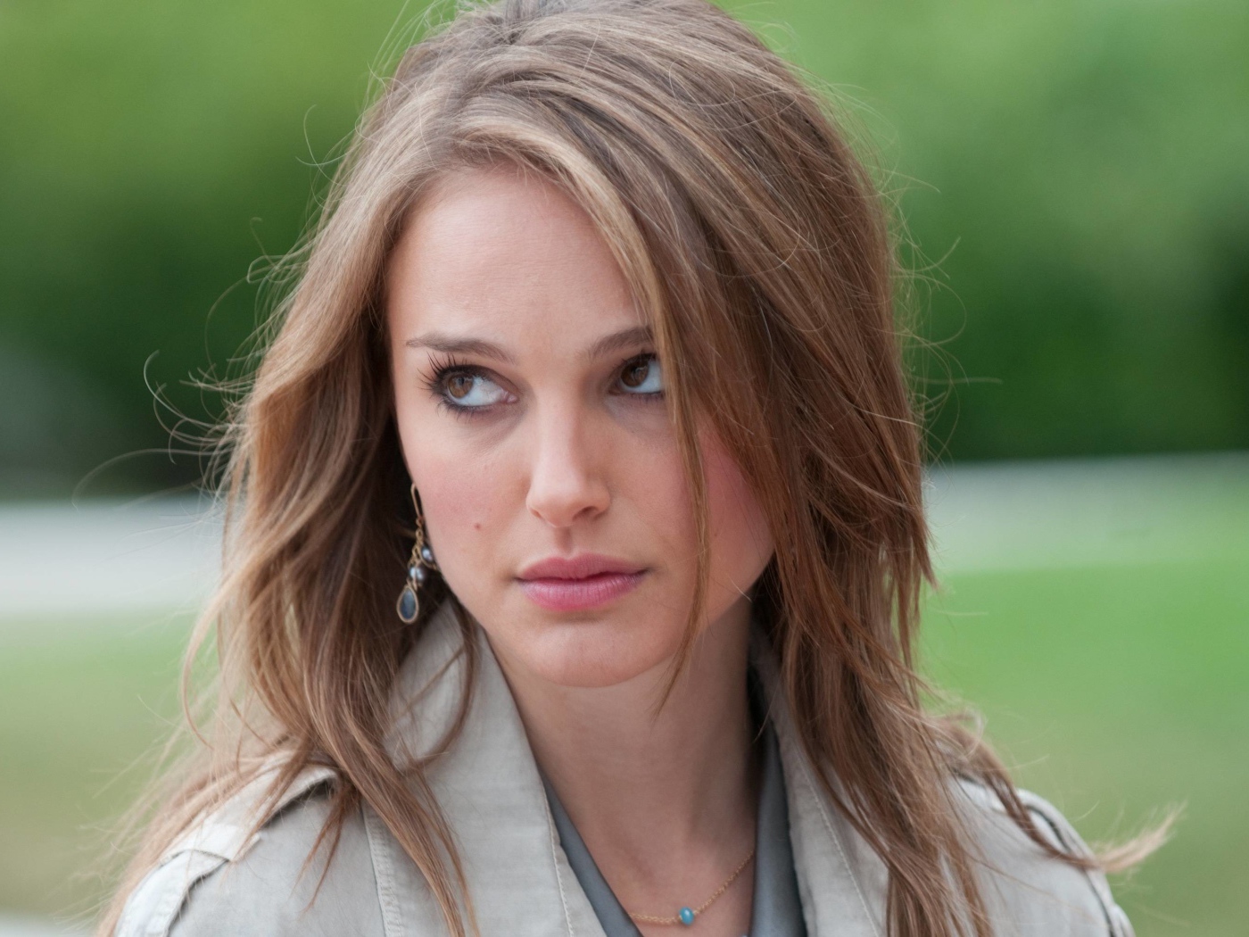 Актриса Натали Портман с карими глазами