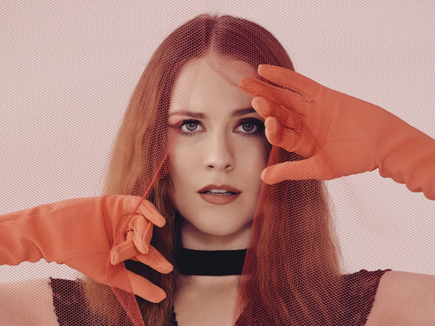 Американская актриса Рэйчел Броснахэн с рыжими волосами