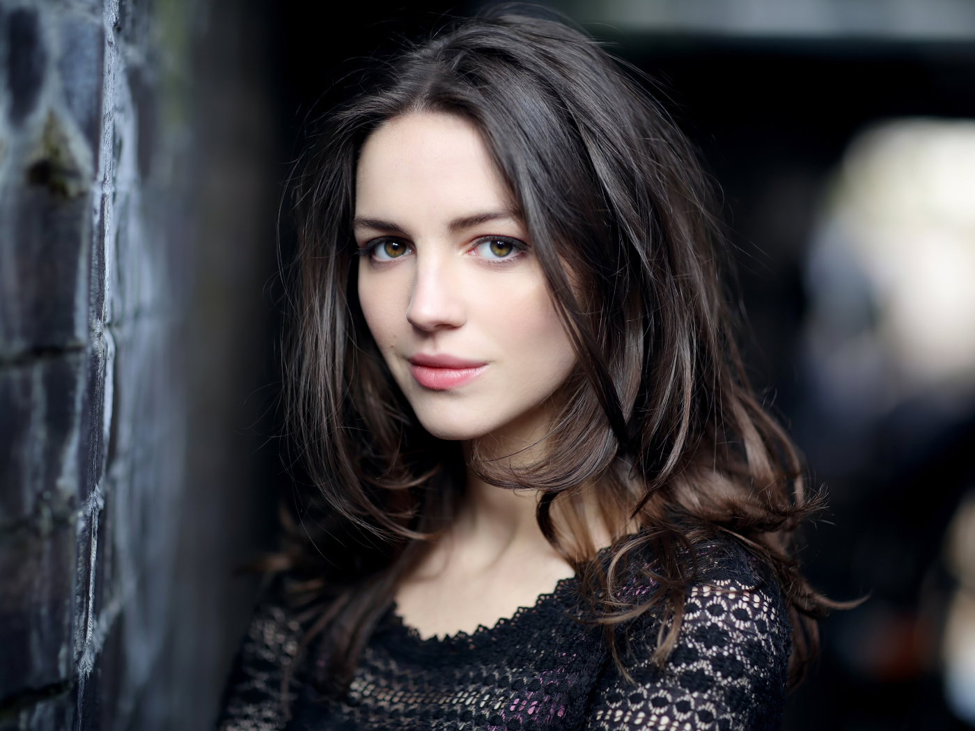 Красивая девушка актриса Элла Хант