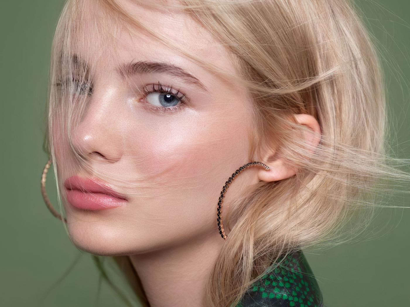 Английская актриса Фрейя Аллан лицо крупным планом