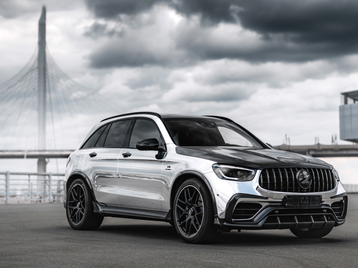 Серебристый  Mercedes-AMG GLC-Klasse Inferno 2021 года 