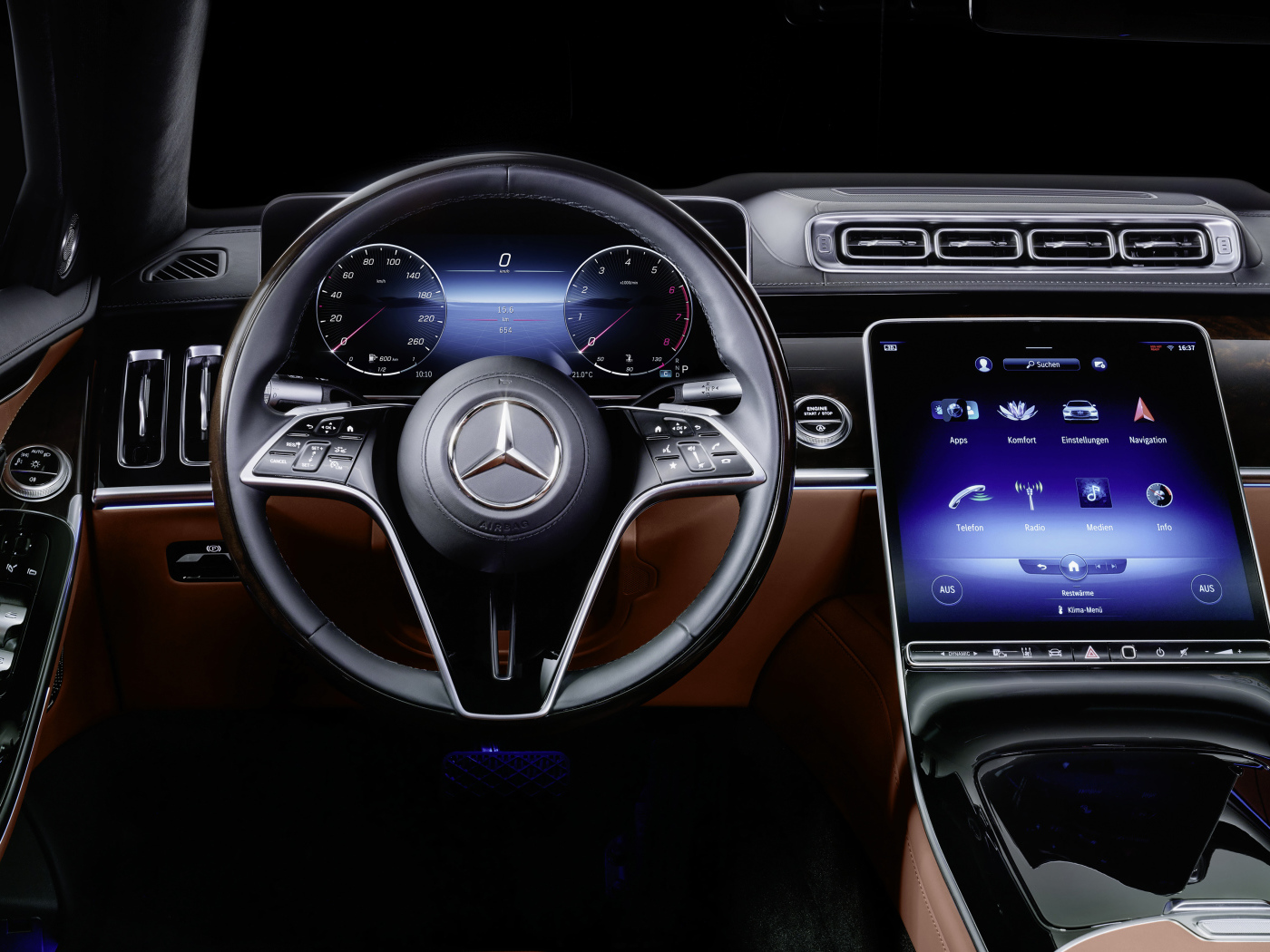 Салон автомобиля Mercedes-Benz S 680 Guard 4MATIC 2021 года 