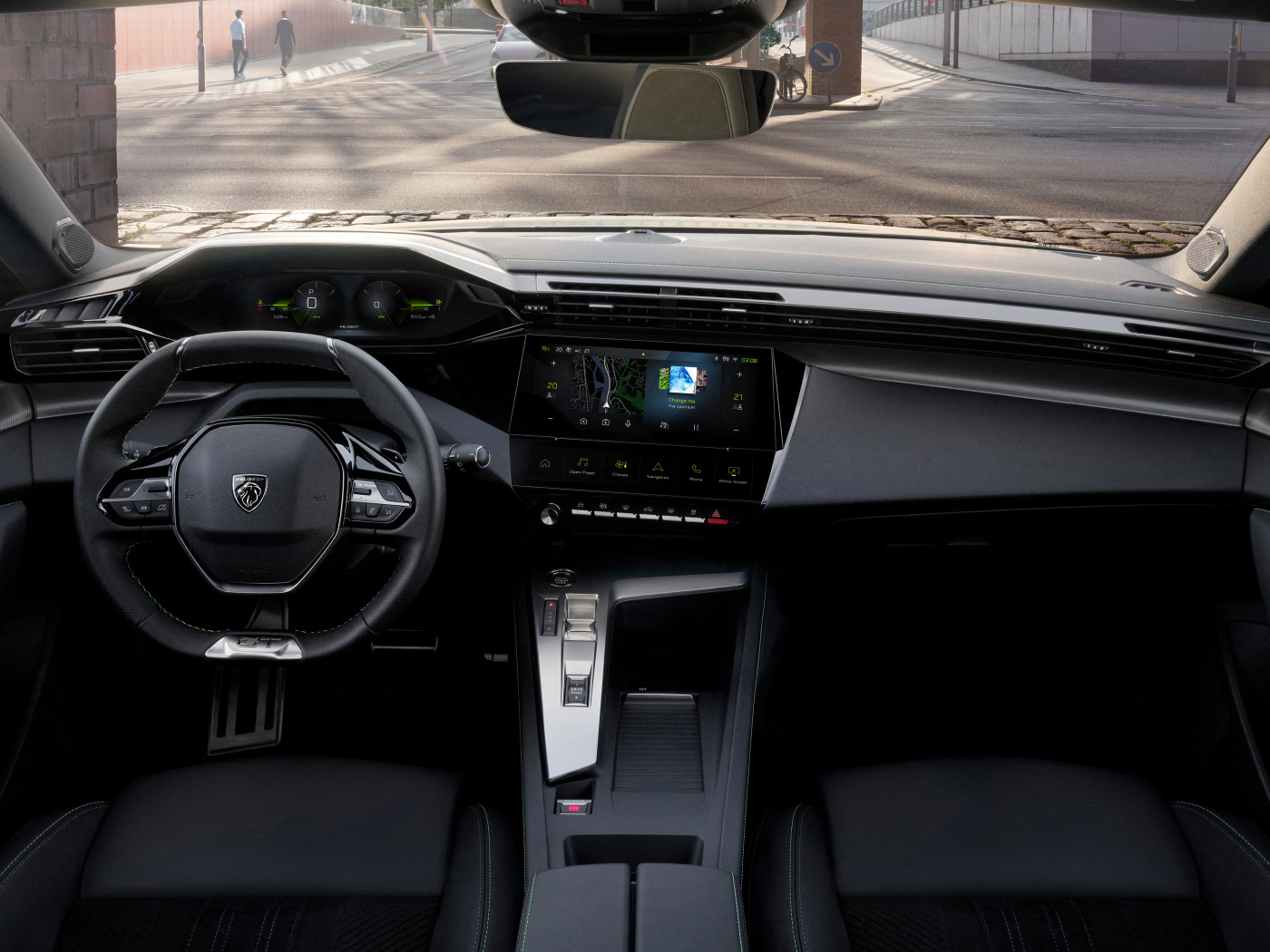 Черный кожаный салон автомобиля Peugeot 308 SW GT 2021 года