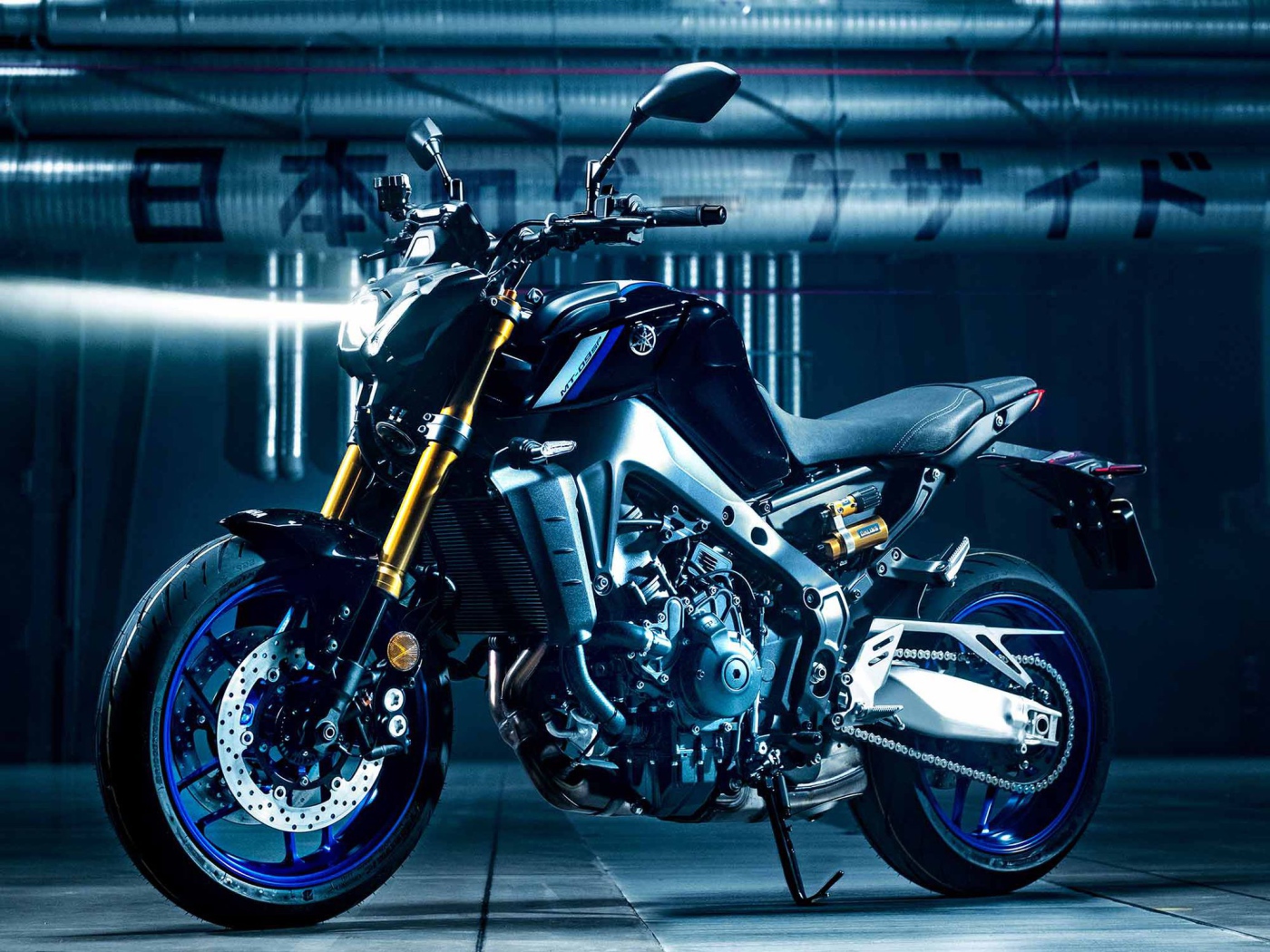 Большой мотоцикл Yamaha MT 09 2021 года