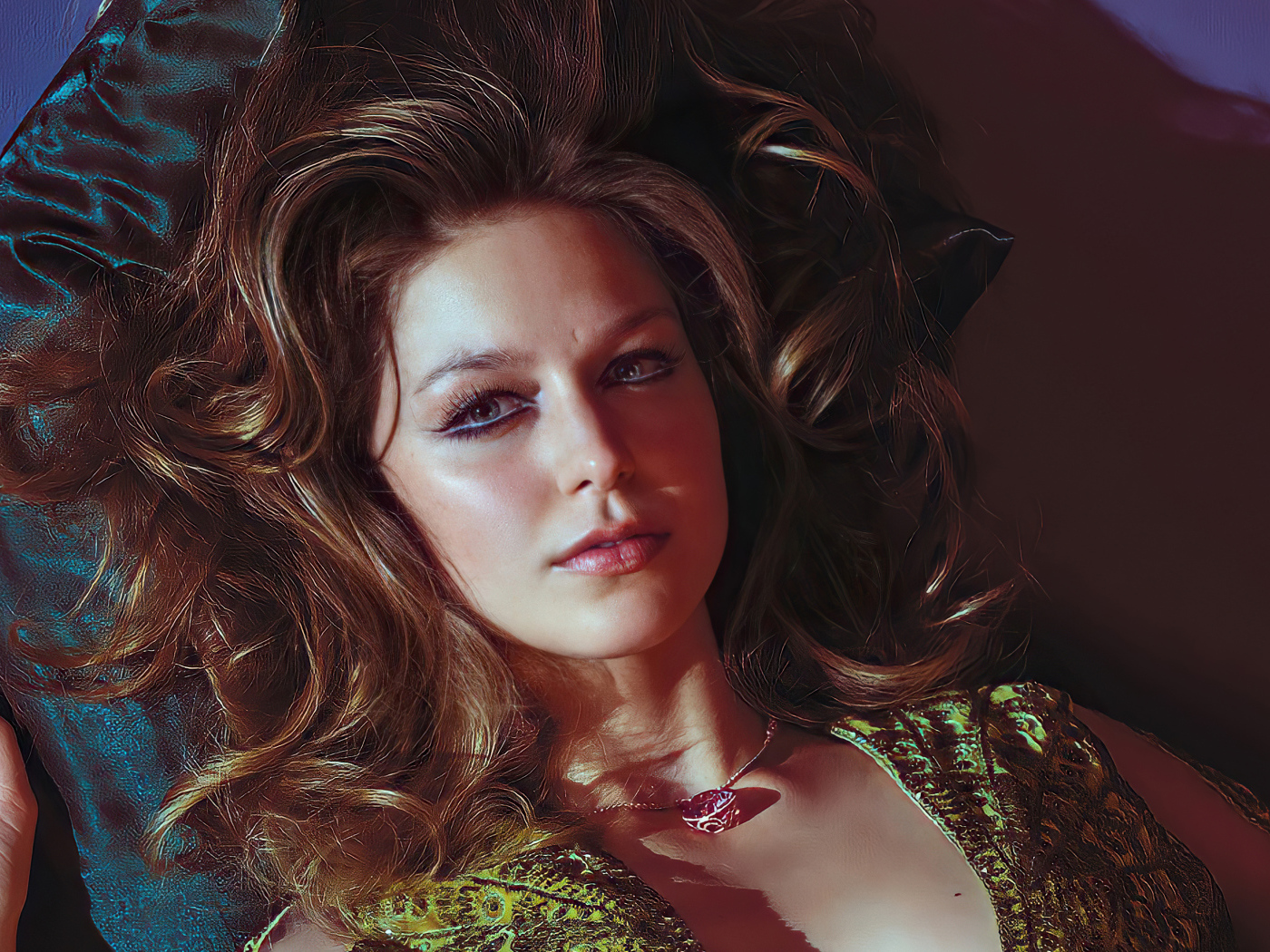 Актриса Мелисса Бенойст с распущенными волосами