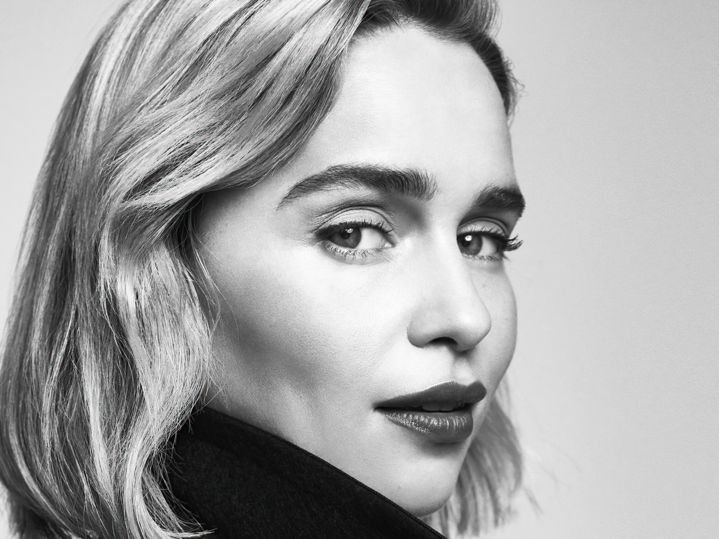 Девушка с красивыми глазами, актриса Эмилия Кларк