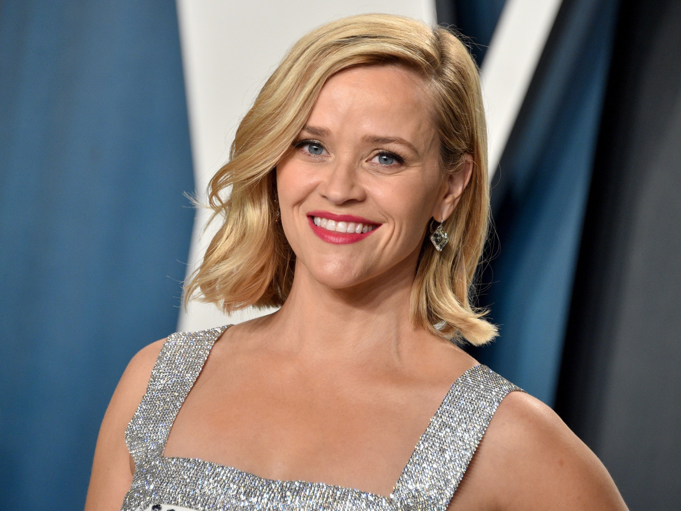 Улыбающаяся актриса Риз Уизерспун