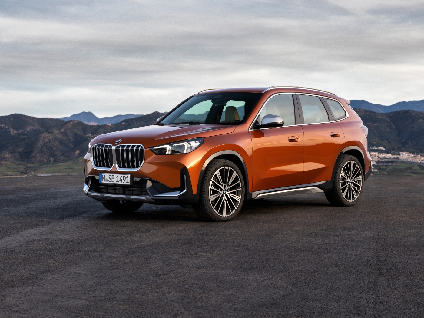 Внедорожник BMW X1 XDrive23i 2022 года