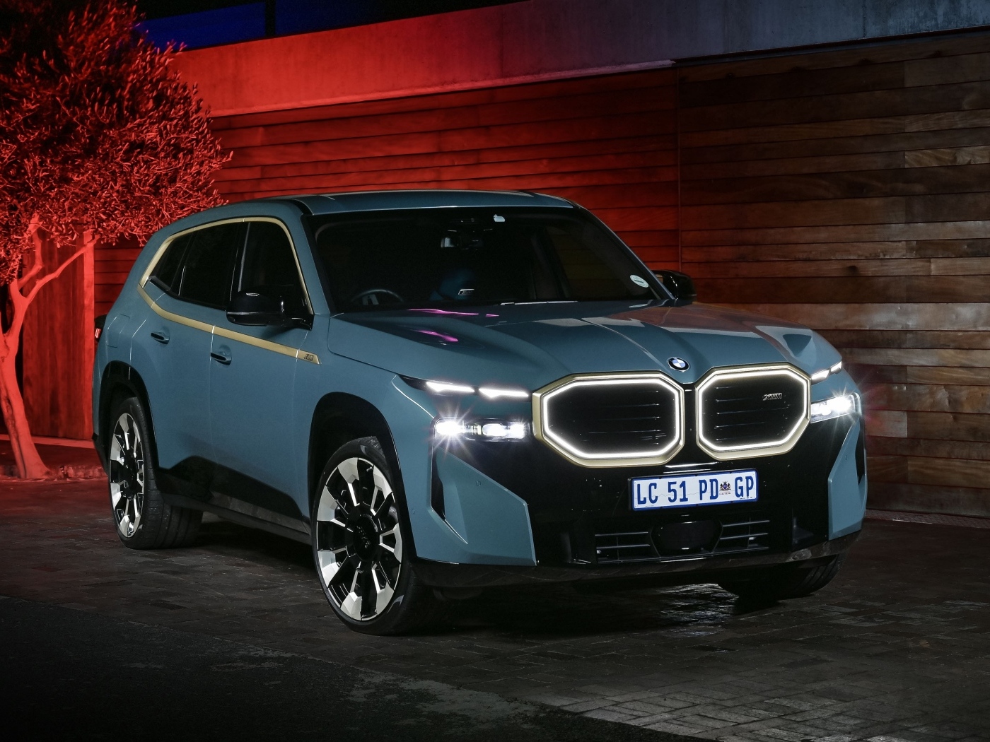 Внедорожник BMW XM 2023 года