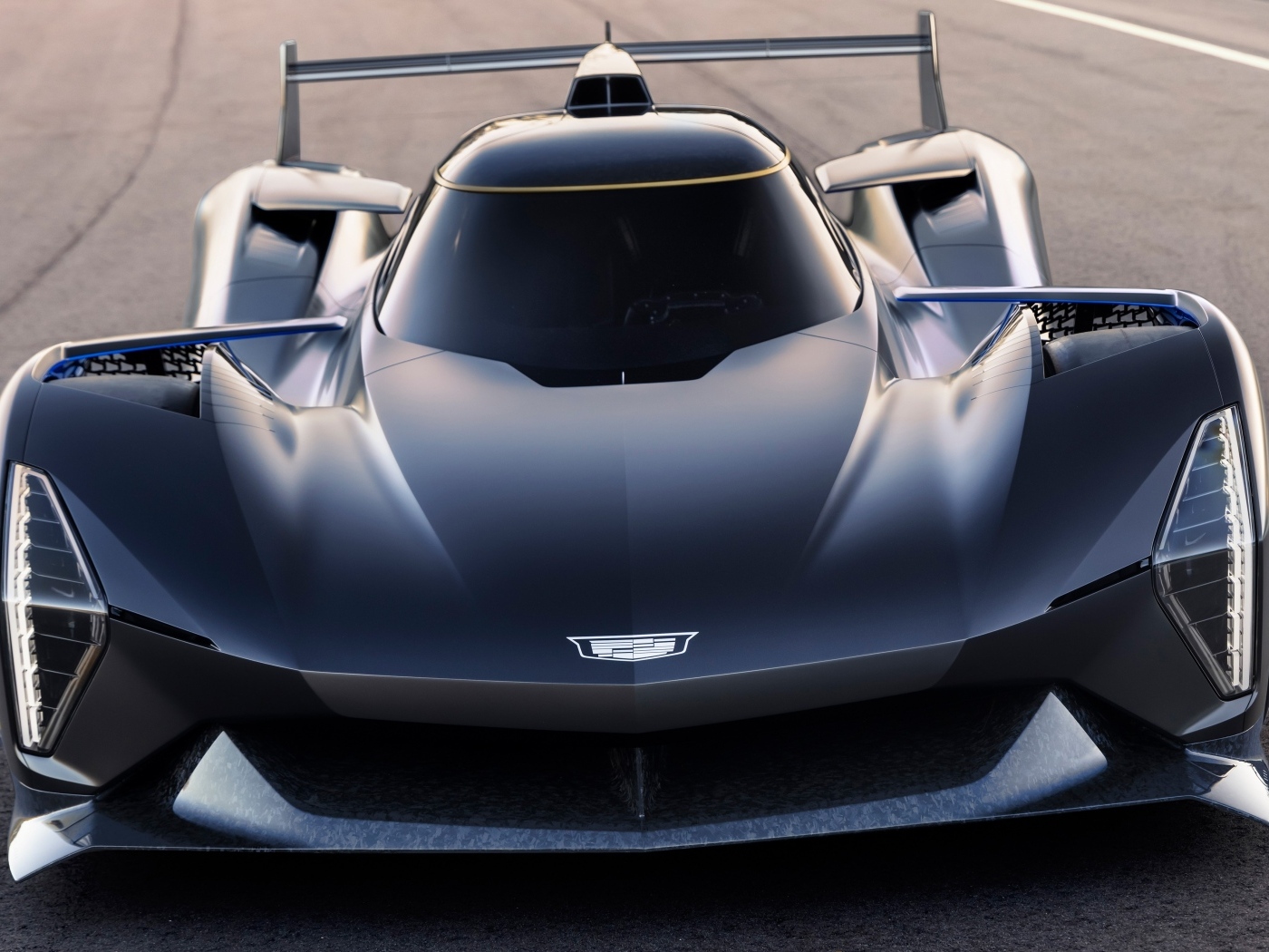 Автомобиль Cadillac Project GTP вид спереди