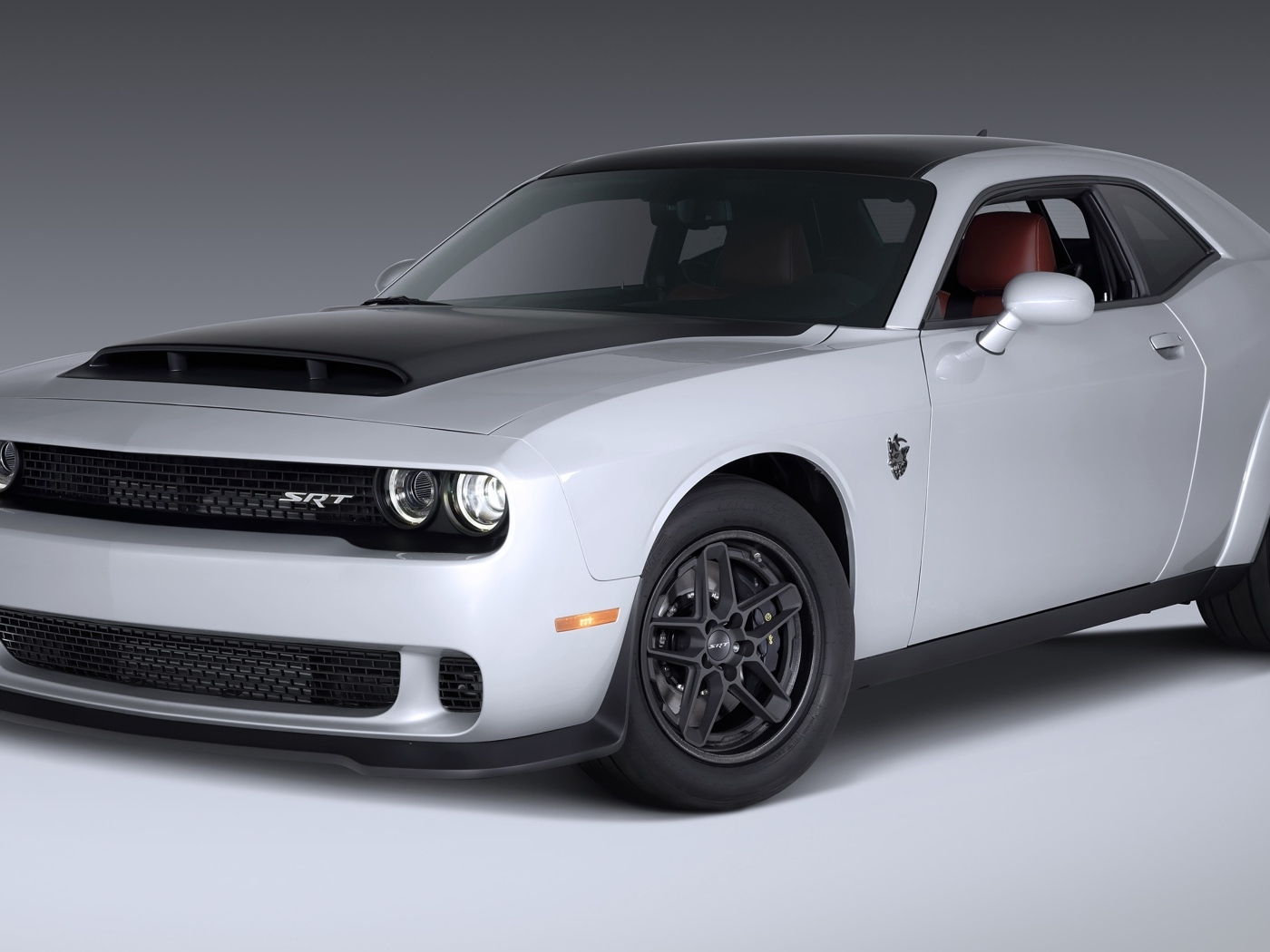 Дорогой автомобиль Dodge Challenger SRT Demon 2023 года