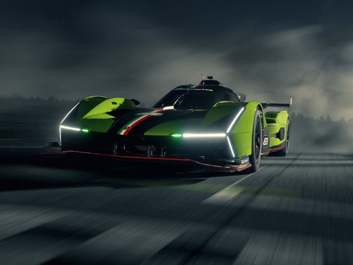 Включенные фары автомобиля Lamborghini SC63 2023 года