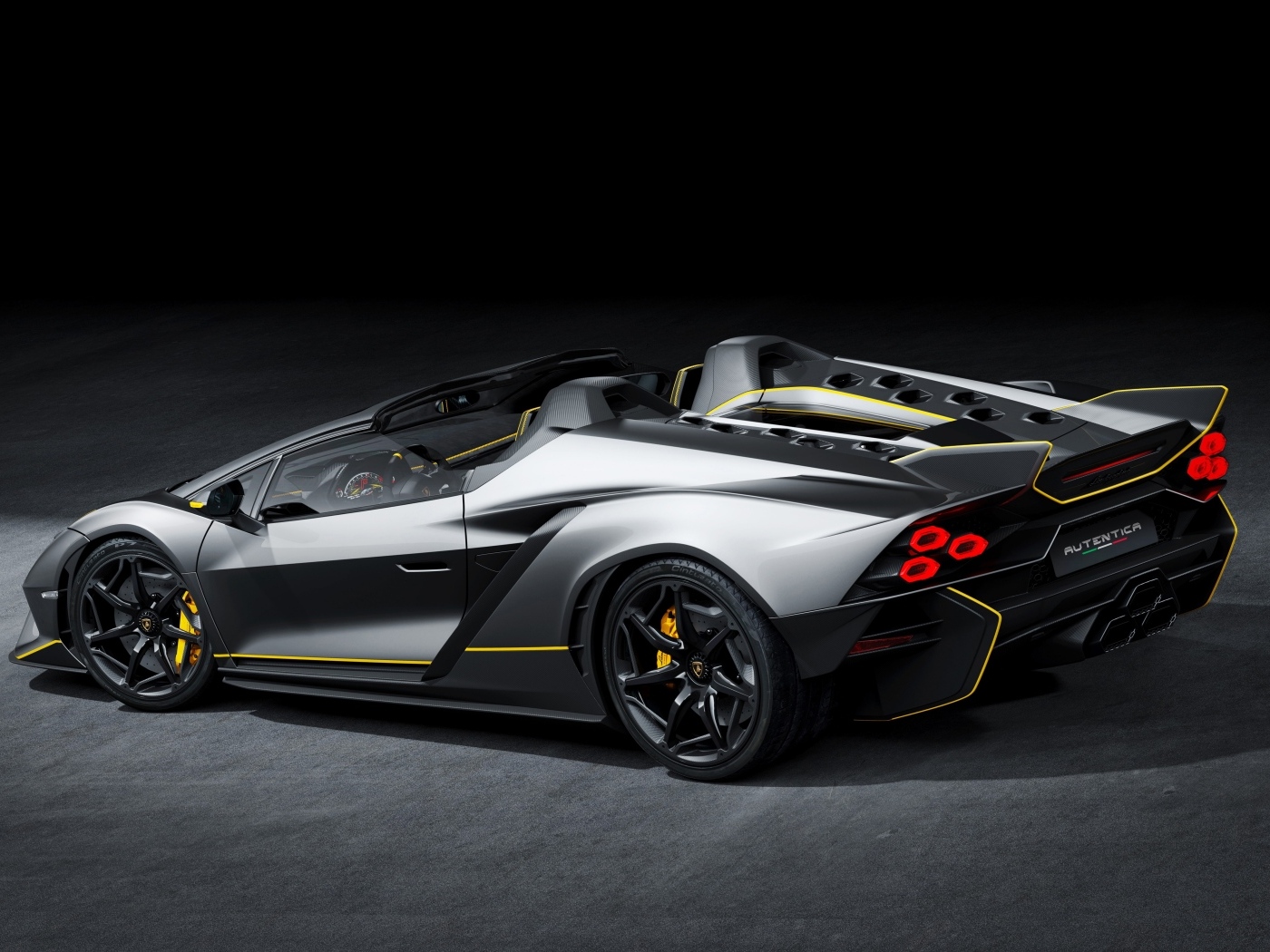 Спортивный автомобиль Lamborghini Autentica 2024 года