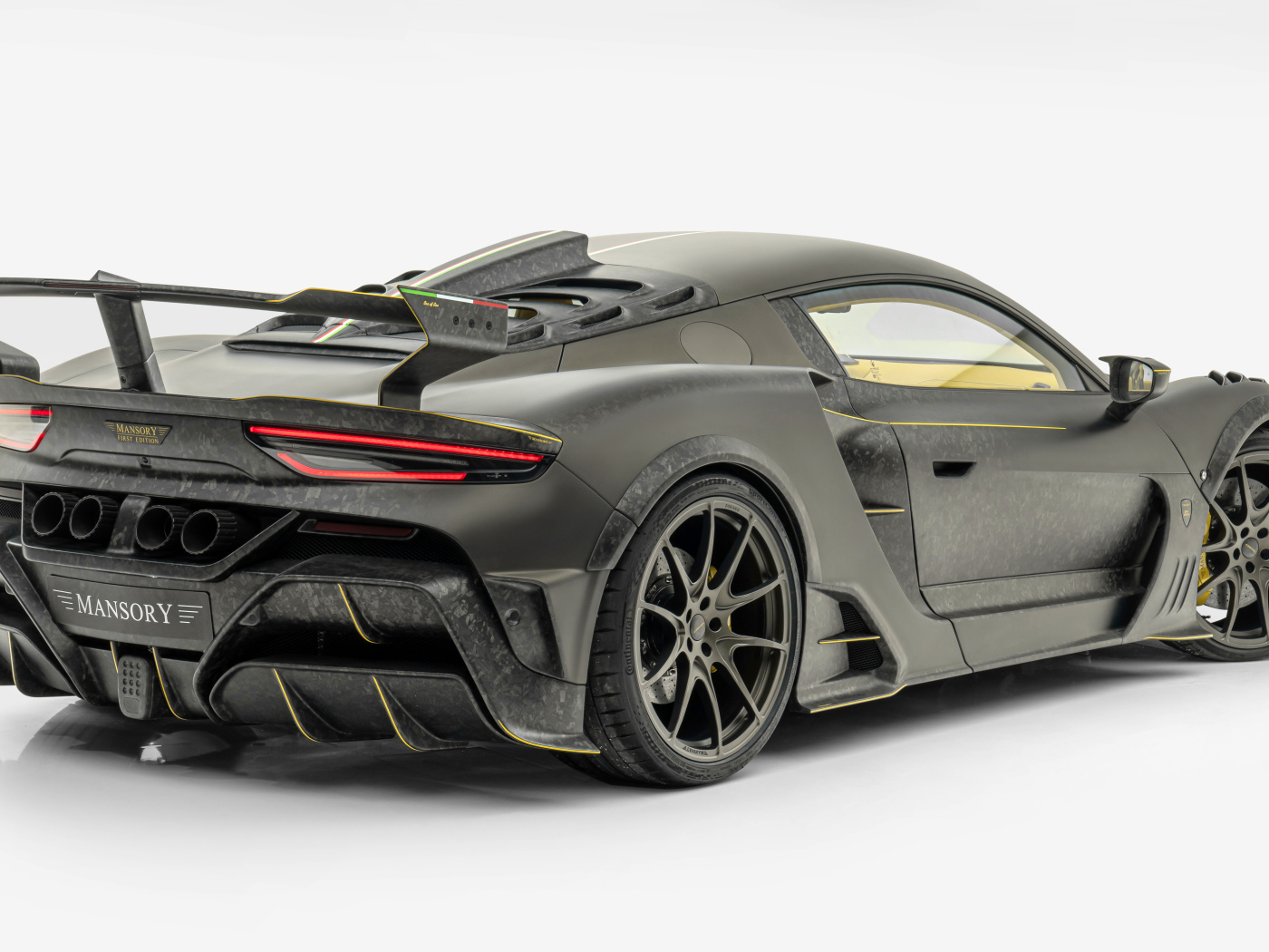 Автомобиль Mansory Maserati MC20 Coupé вид сзади