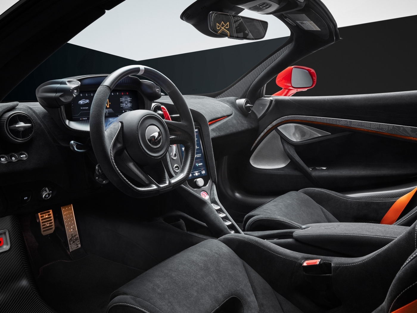 Дорогой салон автомобиля McLaren 750S