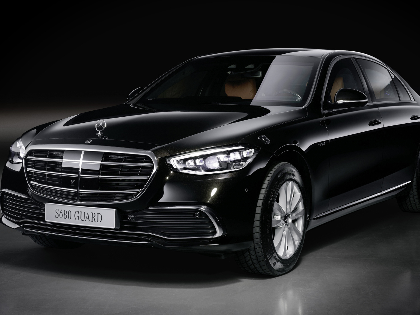 Черный Mercedes-Benz S 680 Guard 4MATIC 2023 