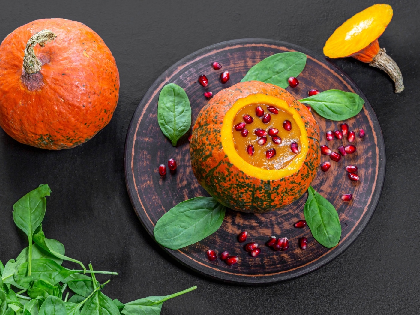 Тыквенная каша с зернами граната и базиликом