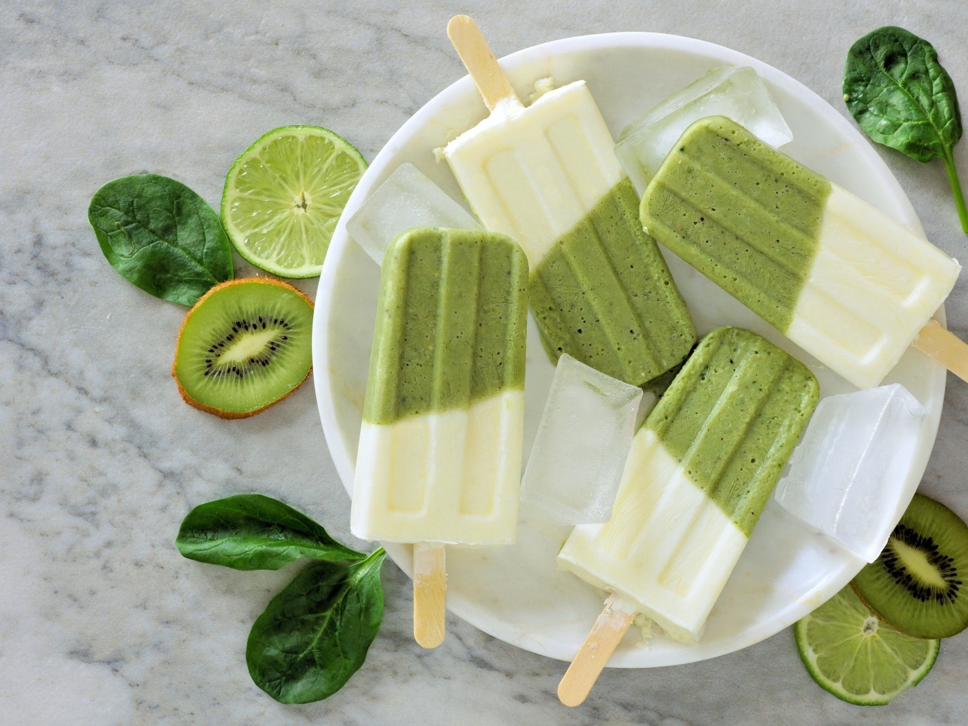 Мороженое на палочке с киви и лаймом