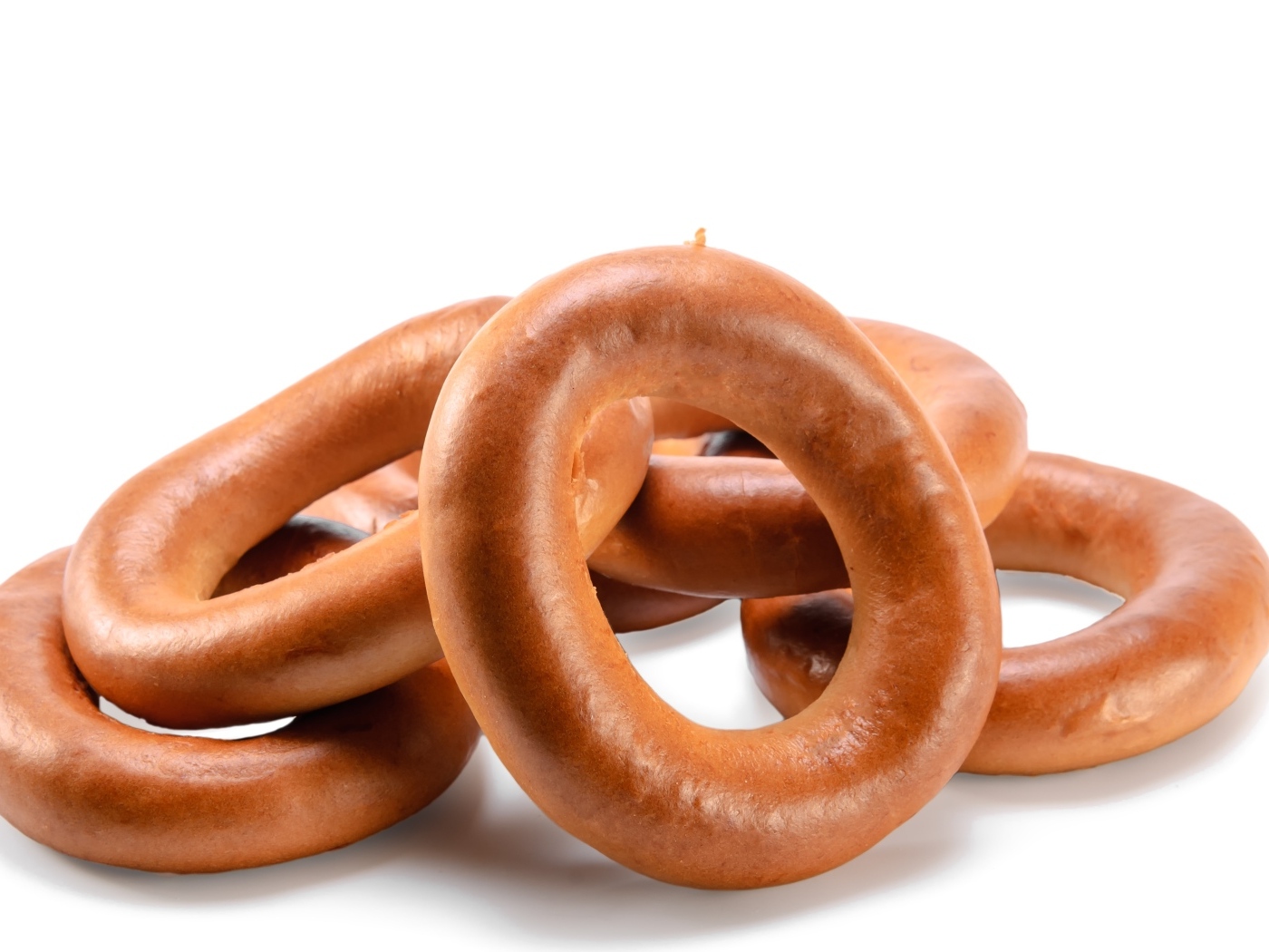 Круглые бублики на белом фоне