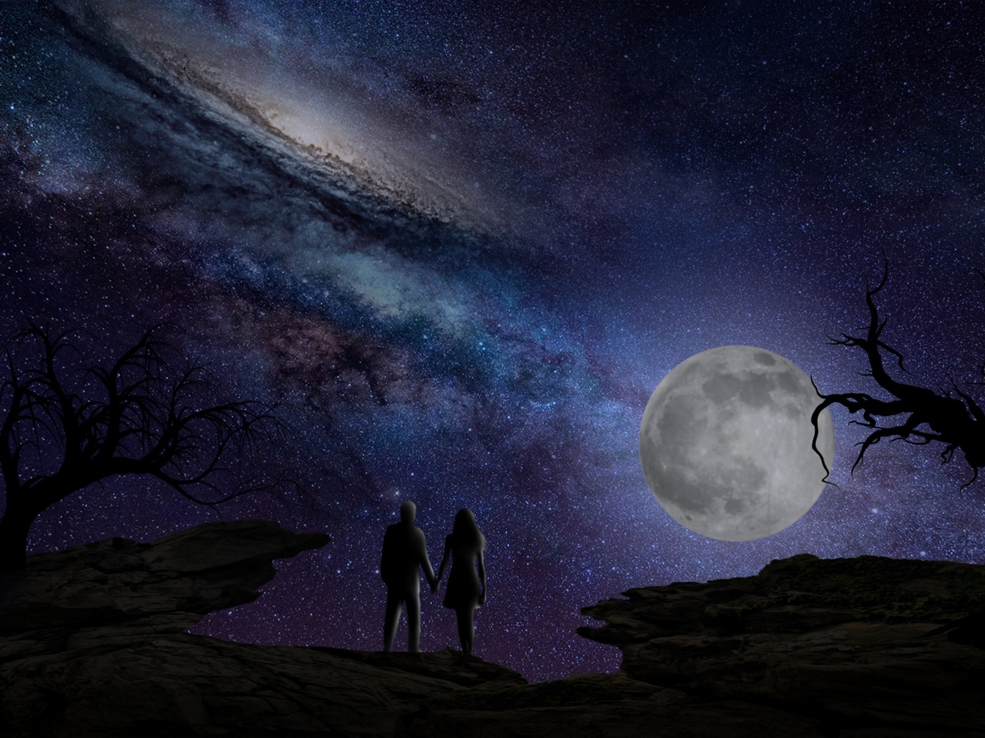 Влюбленная пара на фоне луны и красивого неба