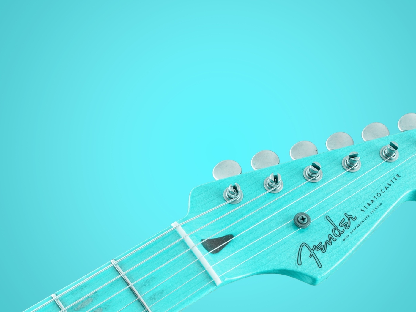 Гитара на голубом фоне
